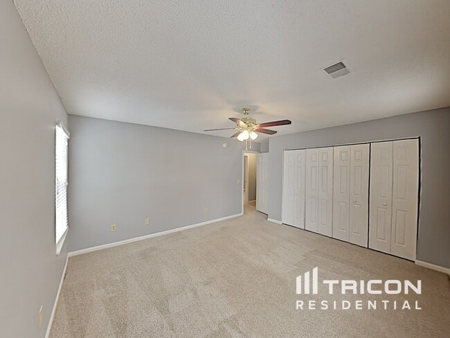 Building Photo - 210 Glen Rose Cir