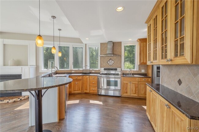 Building Photo - 1131 Marlyn Park Dr