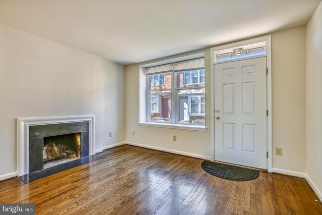 Building Photo - 1525 Oronoco St