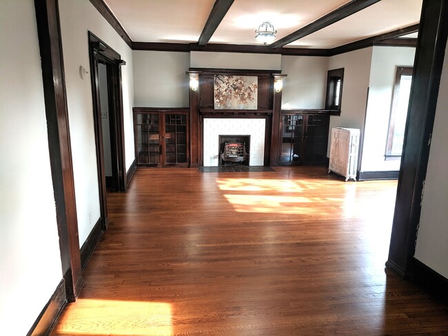 Building Photo - 5233 S Michigan Ave