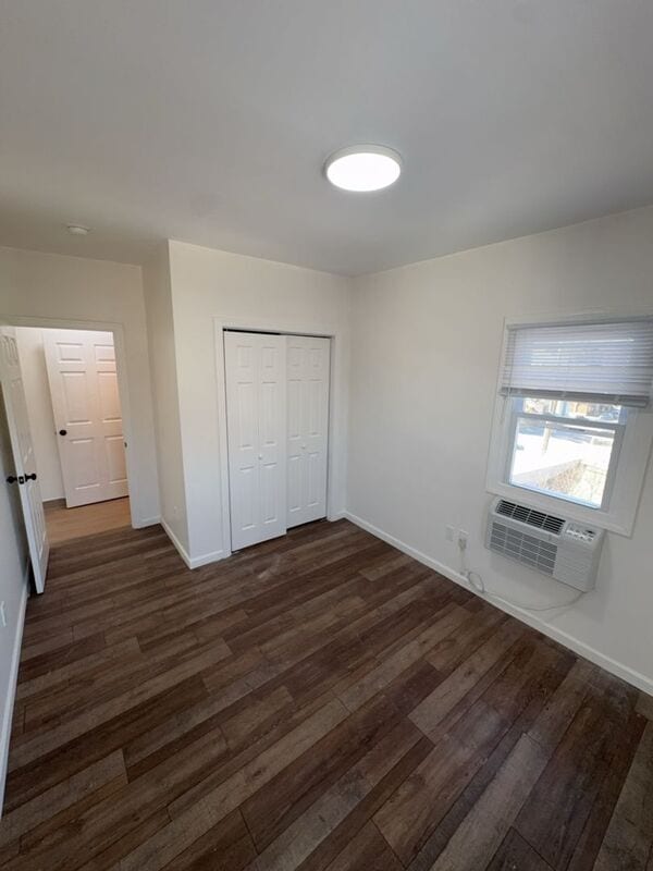 Building Photo - 730 N Main St