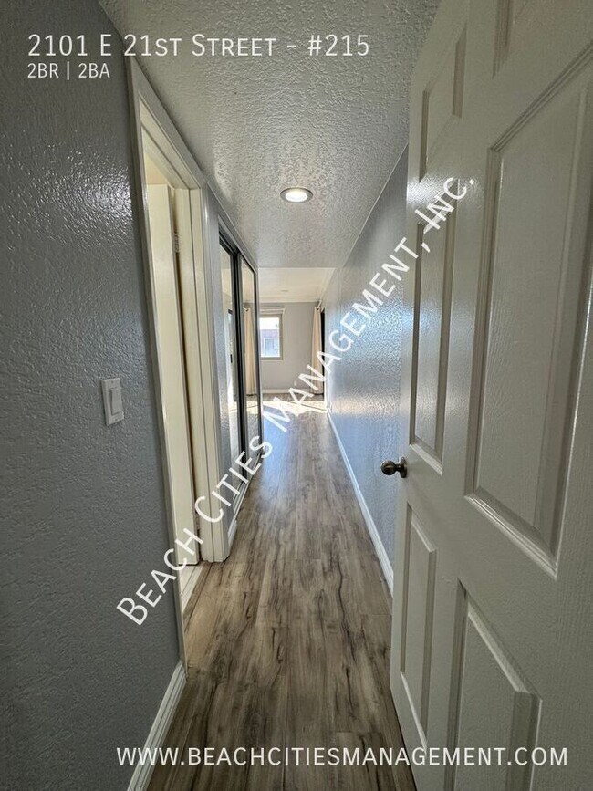 Building Photo - 2101 E 21st St