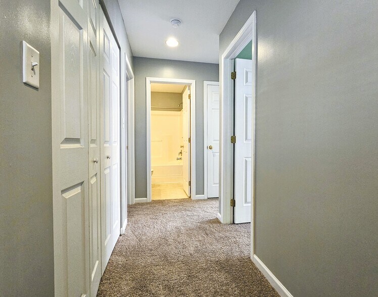 Building Photo - 21 Granite Dr