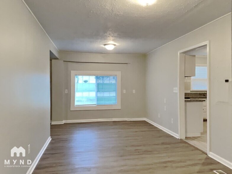 Building Photo - 102 Harrison Rd