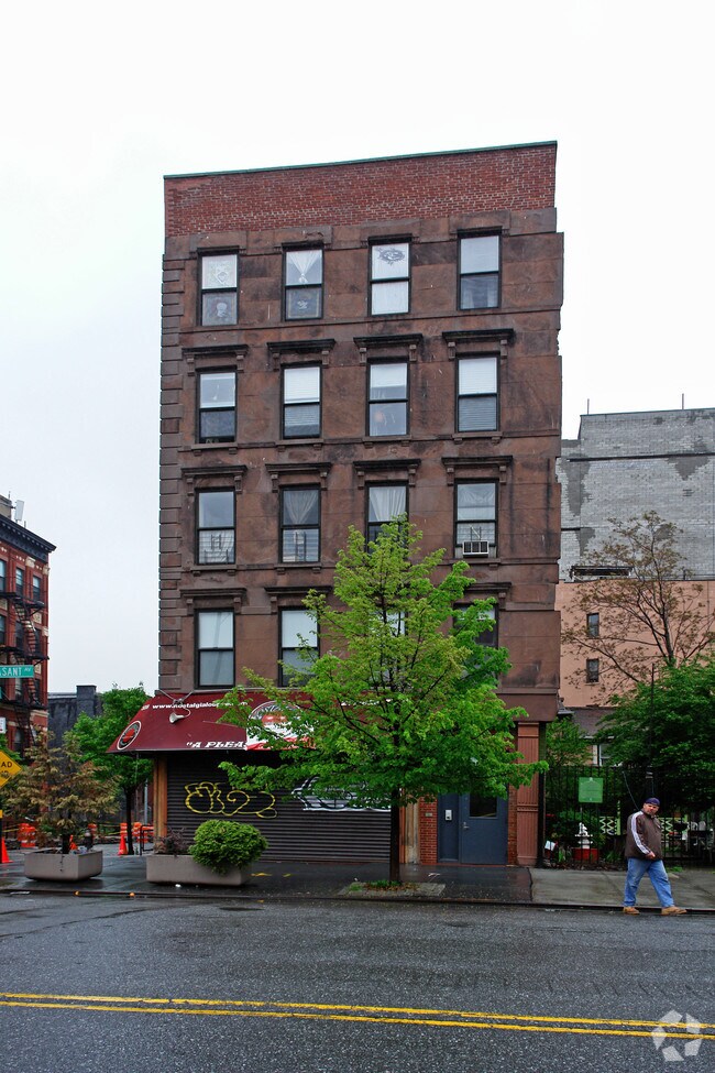 Building Photo - 328 Pleasant Ave