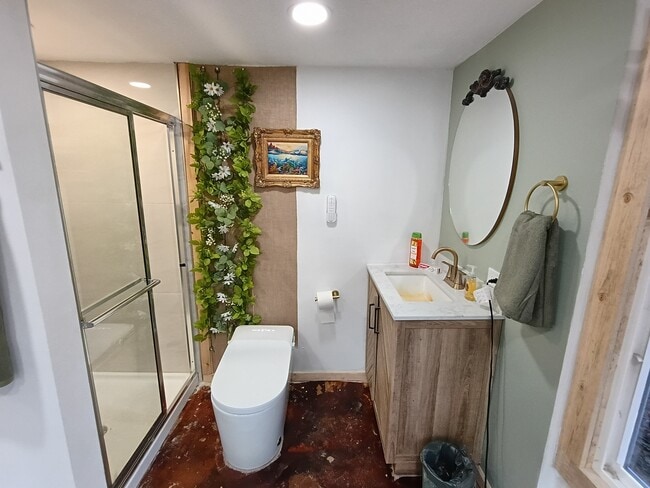 Building Photo - 1125 Molitor Rd