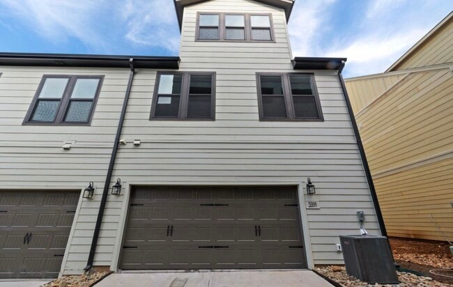 Building Photo - 5918 Ardrey Kell Rd
