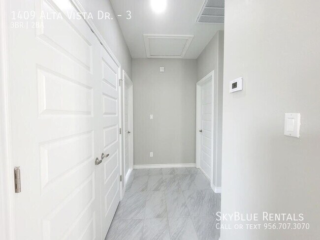 Building Photo - 1409 Alta Vista Dr