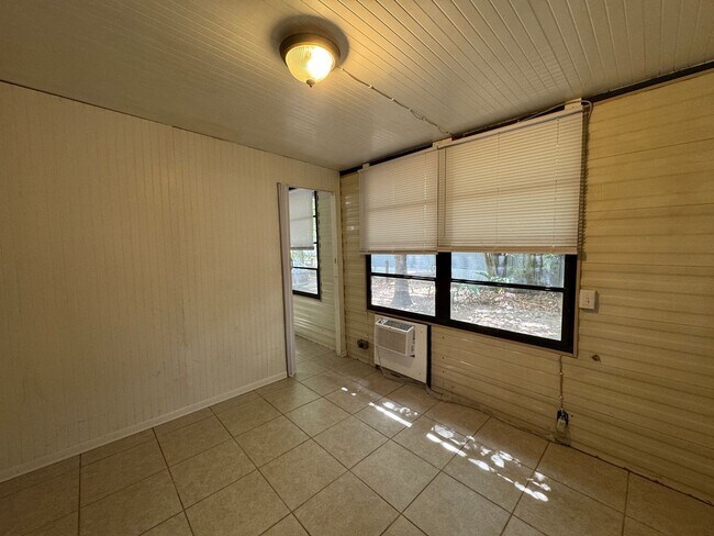 Building Photo - 3000 Clarcona Rd