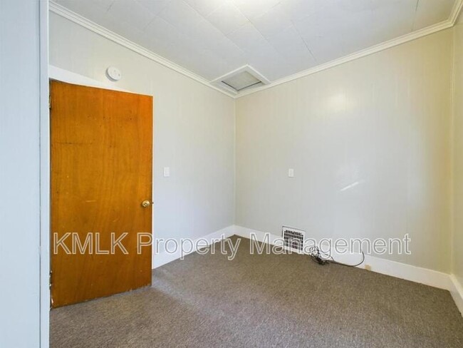 Building Photo - 1128 Cordova Ave