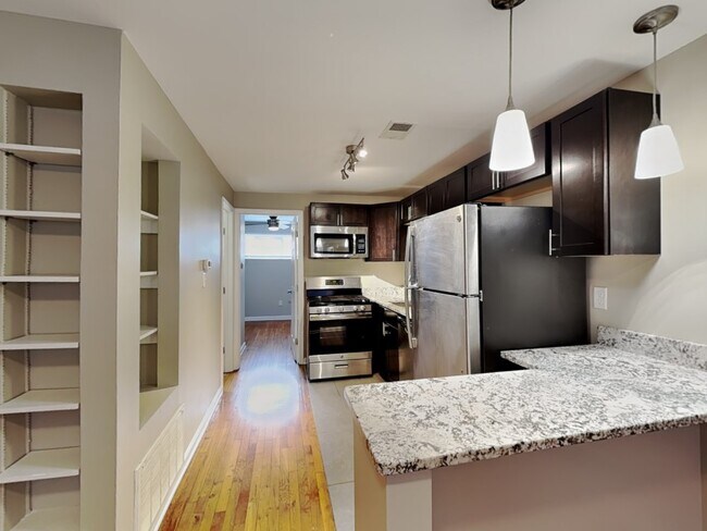 Building Photo - Lantern Square Apartments-B5