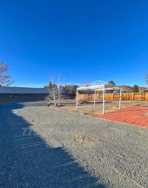 Building Photo - 2275 Albatross Way