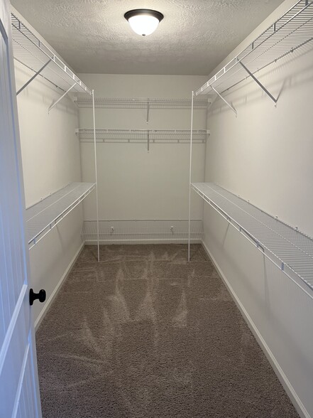 Building Photo - 529 Jensen Ln