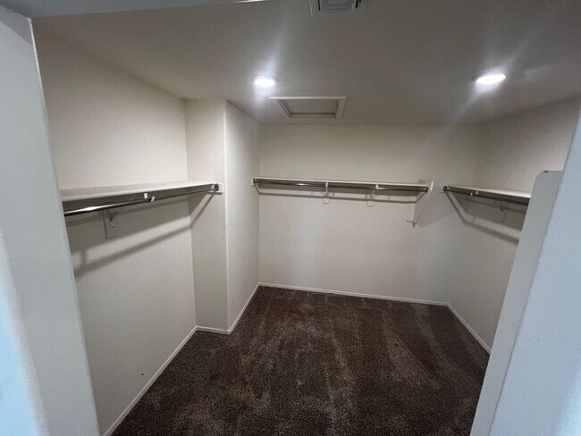 Building Photo - 4 Bed, 3 Bath House + Den + Loft in Gladden Farms * MOVE-IN SPECIAL* (Moore Rd/Tangerine Farms)