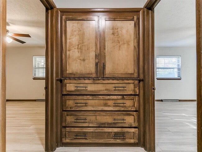 Building Photo - 2641 Osborne Dr