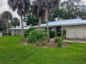 Building Photo - 11456 W Bayshore Dr