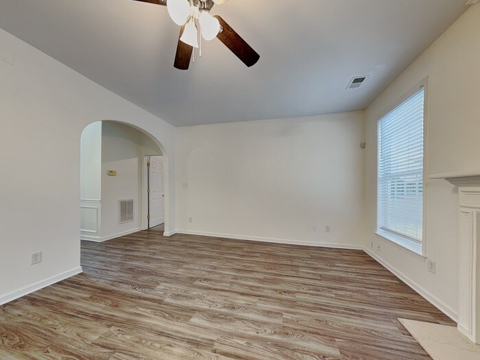 Building Photo - 5859 Crimson Oak Ct