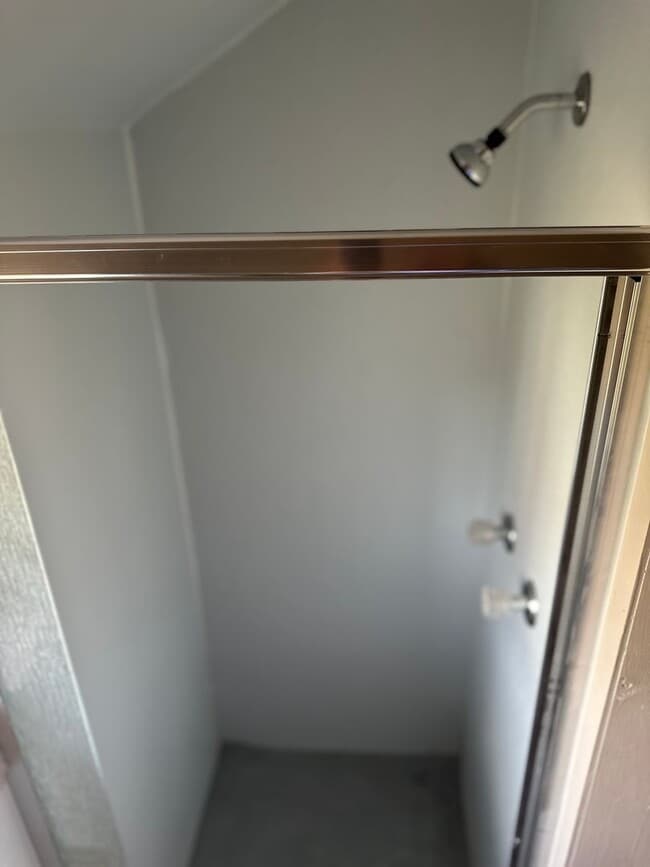 Building Photo - 1 Bedroom, 1 Full Bathroom House - Within walking distance of Downtown Springdale