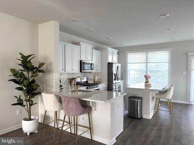 Building Photo - 1 Autumn Park Blvd