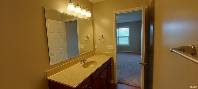 Building Photo - 13575 Crescent Ridge Dr