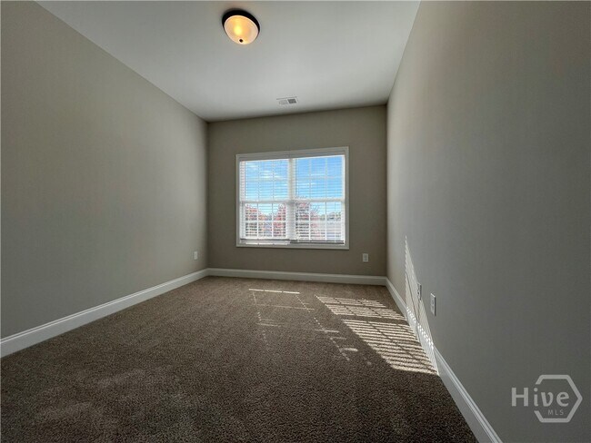 Building Photo - 1441 Willow Creek Dr