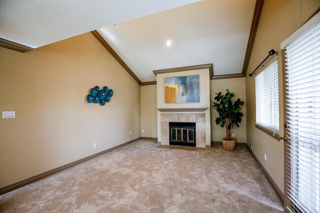 Building Photo - 7675 N First St