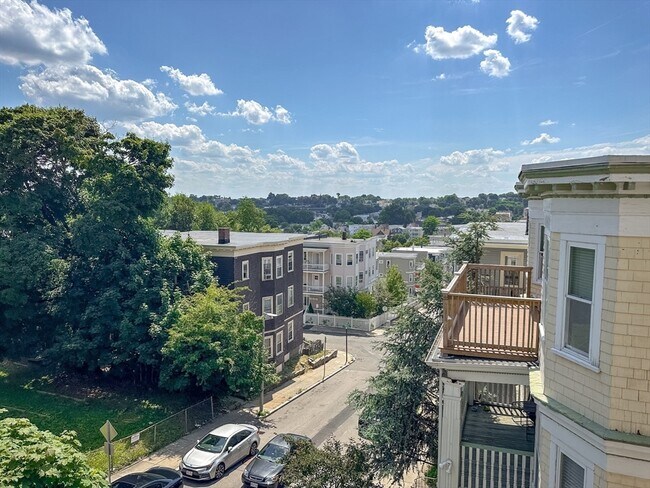 Building Photo - 156 Homes Ave