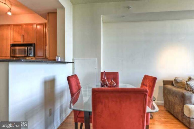 Building Photo - 11760 Sunrise Valley Dr