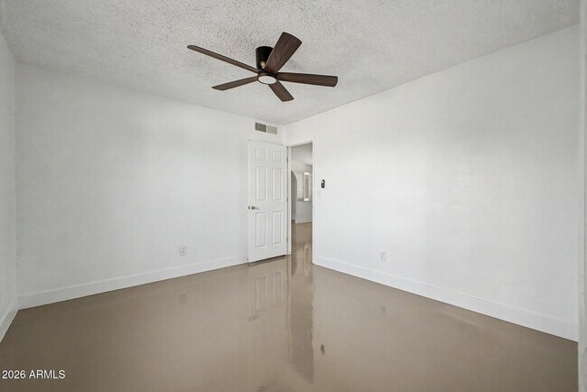 Building Photo - 16223 N 40th Pl