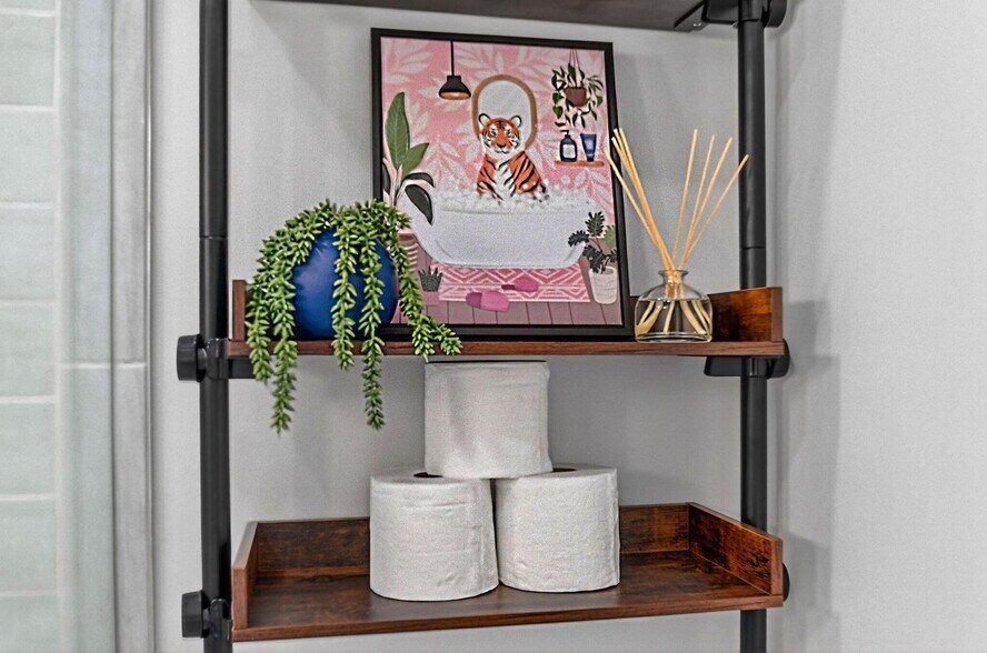 Building Photo - 1511 S Palmway