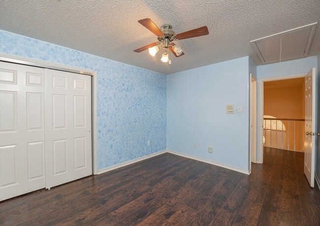 Building Photo - 7405 Stoney Point Dr