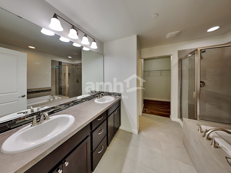 Building Photo - 2753 Justice Pl