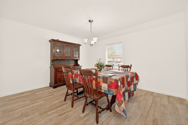 Building Photo - 3815 Fernglade Dr