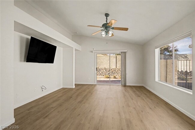 Building Photo - 3385 Wayward Ct