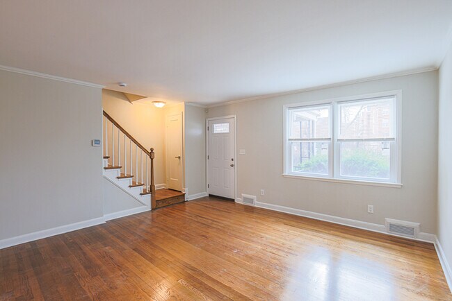 Building Photo - 3 Bedroom Complete Rehab