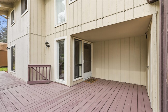 Building Photo - 29295 Glacier Dr