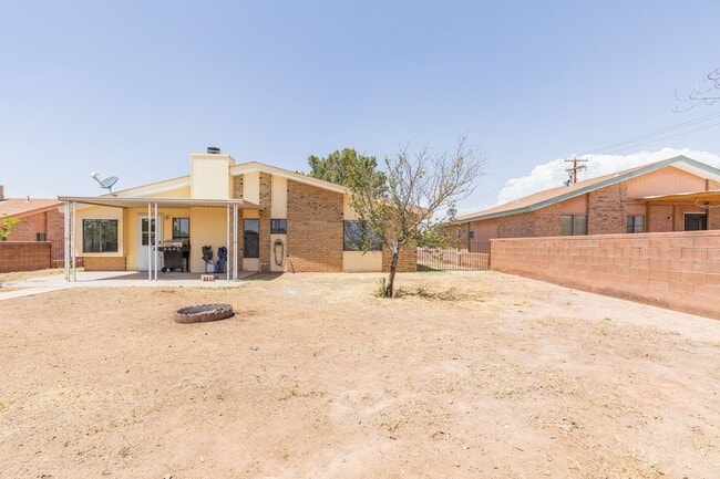 Building Photo - Cozy Three Bedroom Home with Solar Panels