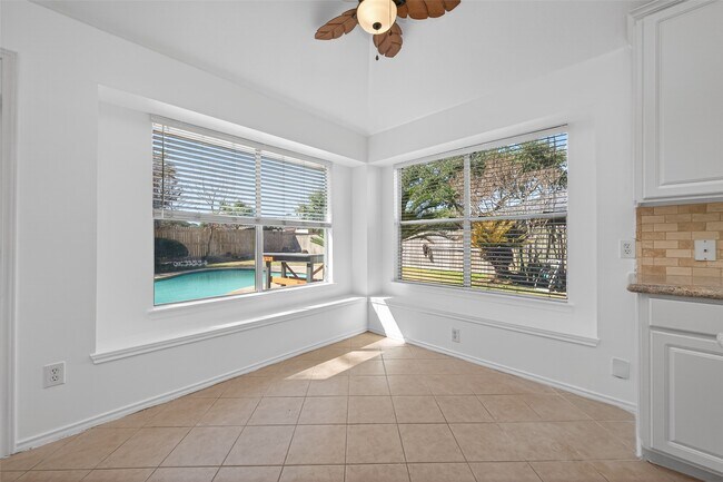 Building Photo - 15619 Winding Valley Dr