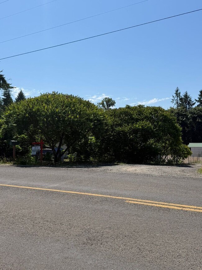 Building Photo - 2.5 Acres with Barn across from Lacomb School!
