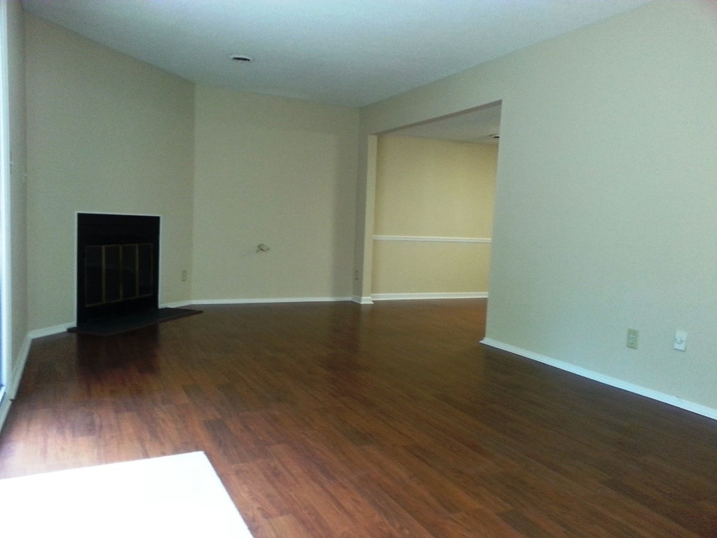 Living room - 910 Dolphin Ct