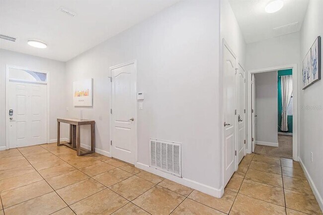 Building Photo - 1433 Thunderbird Rd