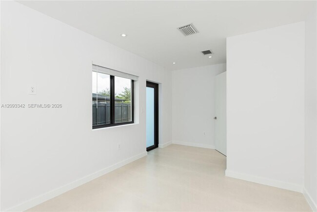 Building Photo - 1801 NE 173rd St