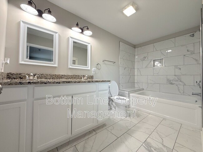 Building Photo - 641 Central Dr NW