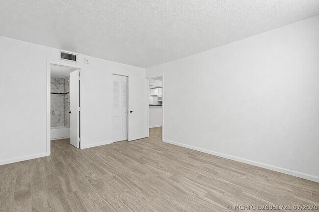 Building Photo - 2929 S Ocean Blvd