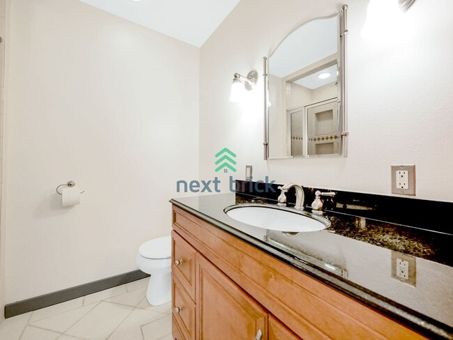 Building Photo - 3 BED & 2 BATH SINGLE FAMILY HOUSE FOR RENT