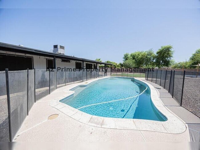 Building Photo - 17601 N 18th Dr