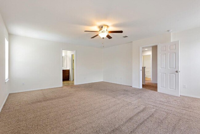 Building Photo - 2302 McCook Dr