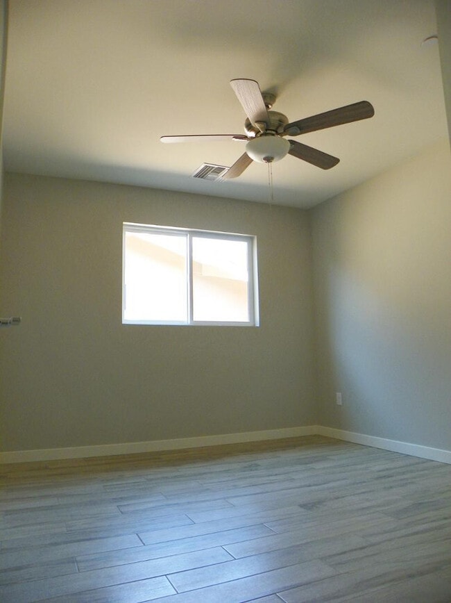 Building Photo - 8337 E Meadowbrook Ave