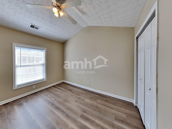 Building Photo - 2410 Greenside Ct