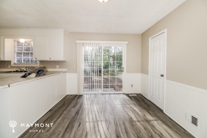 Building Photo - 301 Maid Stone Rd